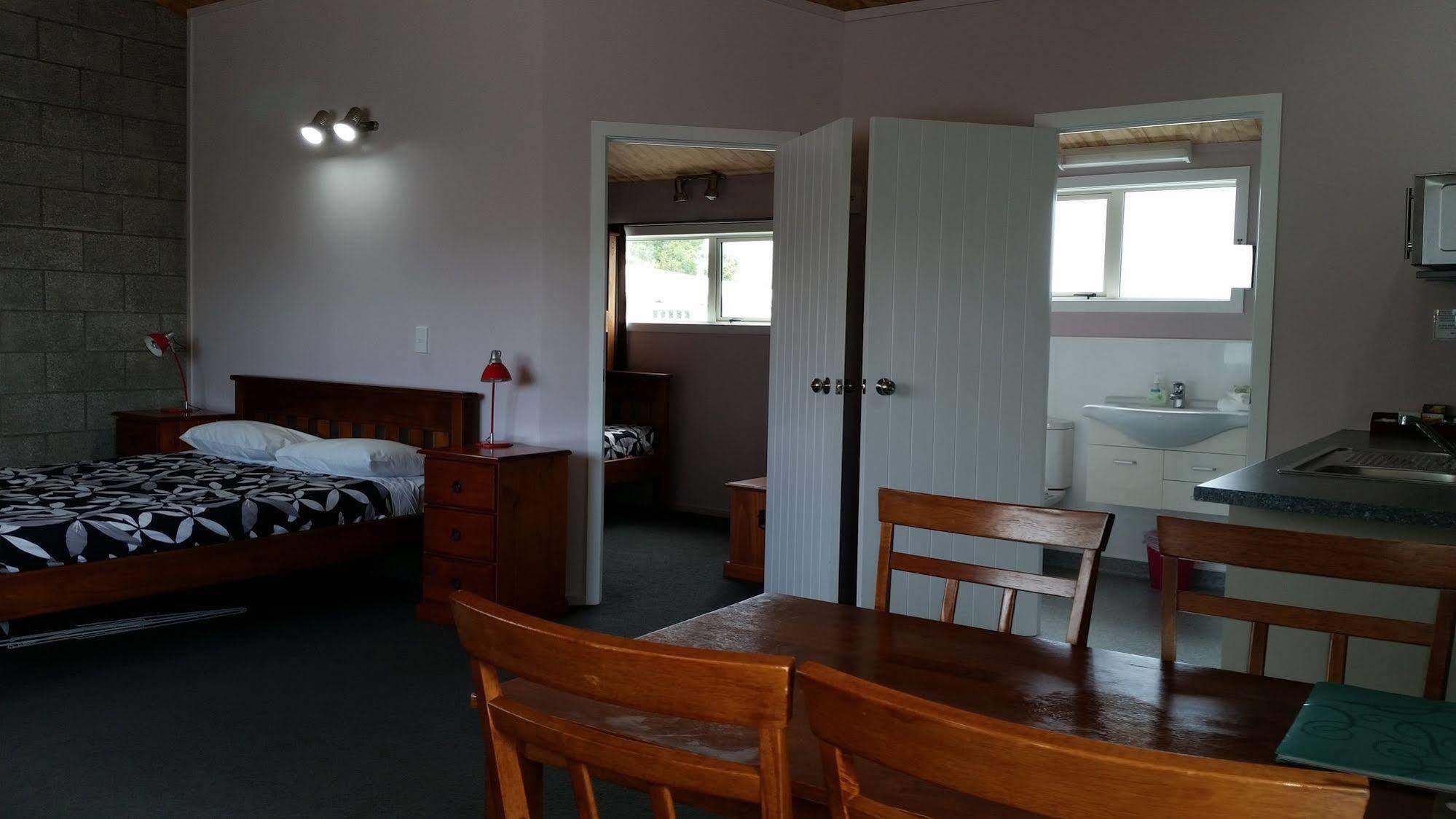 科罗曼德修道院庭汽车旅馆 Coromandel 外观 照片