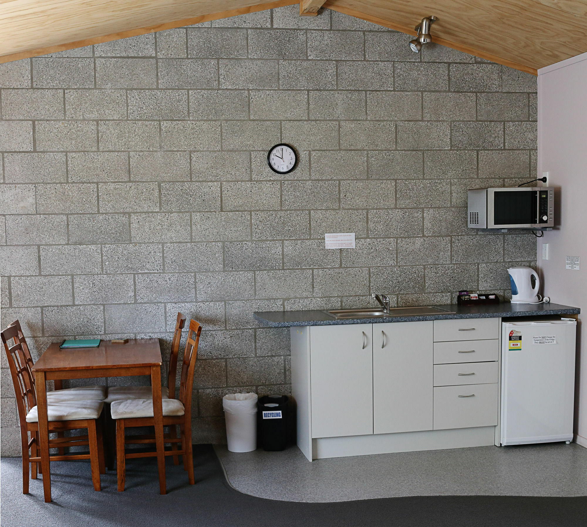科罗曼德修道院庭汽车旅馆 Coromandel 外观 照片